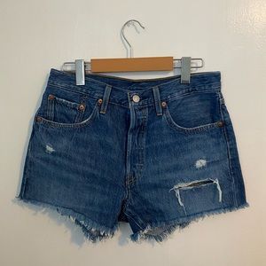 Brand New Levi’s 501 Shorts Size 28